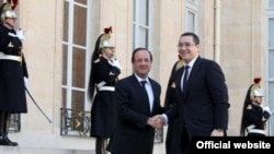 Francë/Rumani - Victor Ponta, kryeministri i Rumanisë takon presidentin e Francës François Holland, (Ilustrim)