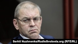 Колишній народний депутат Сергій Пашинський під час обрання запобіжного заходу у Печерському районному суді міста Києва, 7 жовтня 2019 року