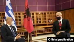 Kryeministri i Shqipërisë Edi Rama dhe ministri i Jashtëm i Greqisë Nikos Dendias