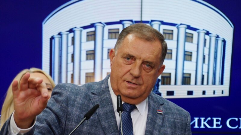 Predsednik Republike Srbske, Milorad Dodik, napoveduje "maščevanje" po obsodbi