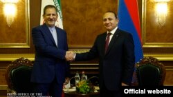 Իրանի նախագահի առաջին տեղակալ Էսհաղ Ջահանգիրին և Հայաստանի վարչապետ Հովիկ Աբրահամյանը, արխիվ 