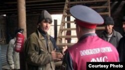 Tajikistan -- Russia deported 12 Tajik migrants from Moscow to Dushanbe, Dushanbe, 12Nov2011