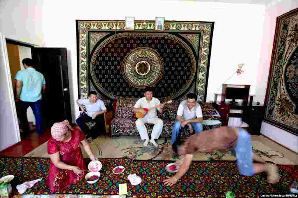 Younger family members are waiting for guests, setting the table, and preparing speeches and songs.