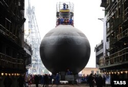 Ceremonia de lansare a submarinului rusesc Starîi Oskol in St. Petersburg, pe 28 august, 2014