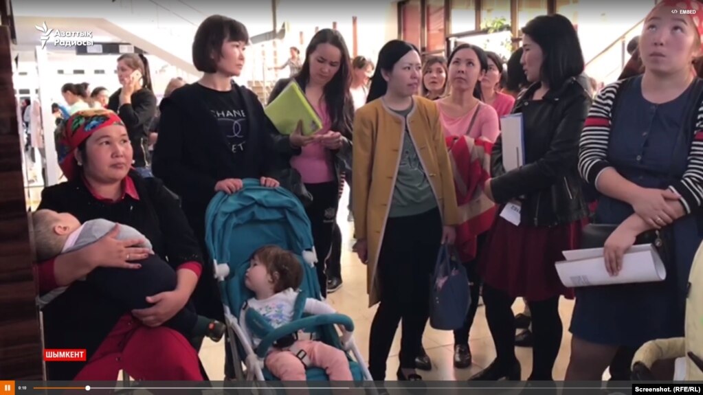 Тоқаев: ҳукумат моддий ёрдам муҳтожларга «тўла етказилгани» хақида ҳисобот берди