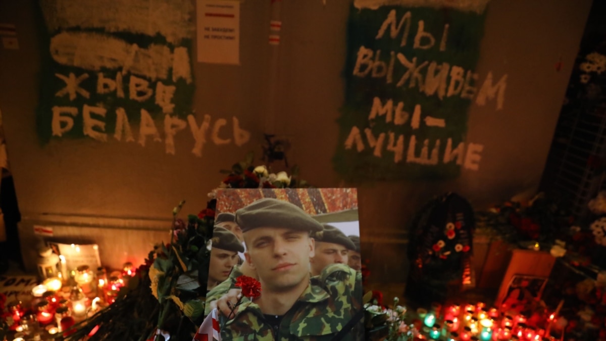 В Беларуси стихийные акции после смерти избитого Романа Бондаренко
