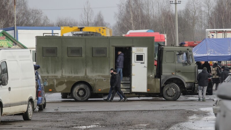Міліцыя і АМАП затрымалі амаль сто чалавек на рынку «Ждановічы»