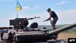 Украинские военные на блокпосту