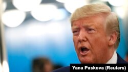 Președintele american Donald Trump, vorbind cu jurnaliștii înainte de discursul la Adunarea Generală ONU, 24 septembrie 2019