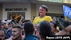 Жаїр Болсонару під час нападу, 6 вересня 2018 року