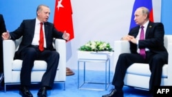 Presidenti turk, Recep Tayyip Erdogan dhe ai rus, Vladimir Putin - Foto nga arkivi