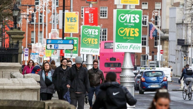 Irlandezii redefinesc familia, prin referendum