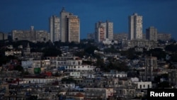 Răsărit de soare la Havana pe 22 martie 2026, când Cuba începea să repornească rețelele electrice după o mare pană de curent, a doua dintr-o singură săptămână.