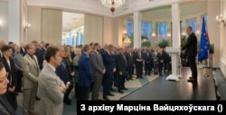 Марцін Вайцяхоўскі выступае на дыпляматычным прыёме ў Менску.