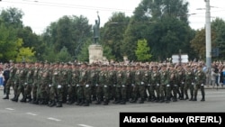 Veteranii din Războiul din Transnistria au defilat alături de forțele de ordine din R. Moldova la parada de Ziua Independenței.