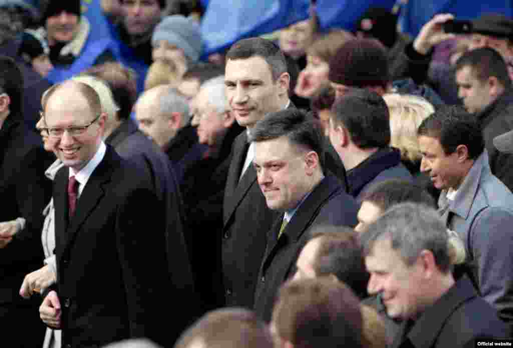 Ukrainian opposition leaders Arseniy Yatsenyuk (left),&nbsp;Vitaliy Klitschko (center), and&nbsp;Oleg Tyagnibok