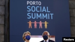 Șefa Comisiei Europene Ursula von der Leyen și premierul portughez Antonio Costa, la summitul UE de la Porto