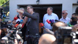 Predsednik Srbije Aleksandar Vučić tokom obilaska porodične kuće blizu Bugojna u Bosni i Hercegovini u pratnji lidera Saveza nezavisnih socijaldemokrata Milorada Dodika, 3. avgust 2026.