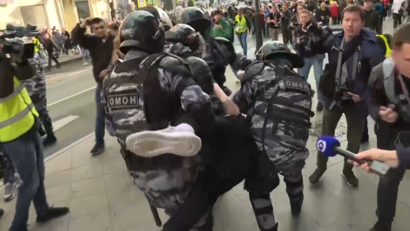 Desetine privedenih na protestu u Moskvi
