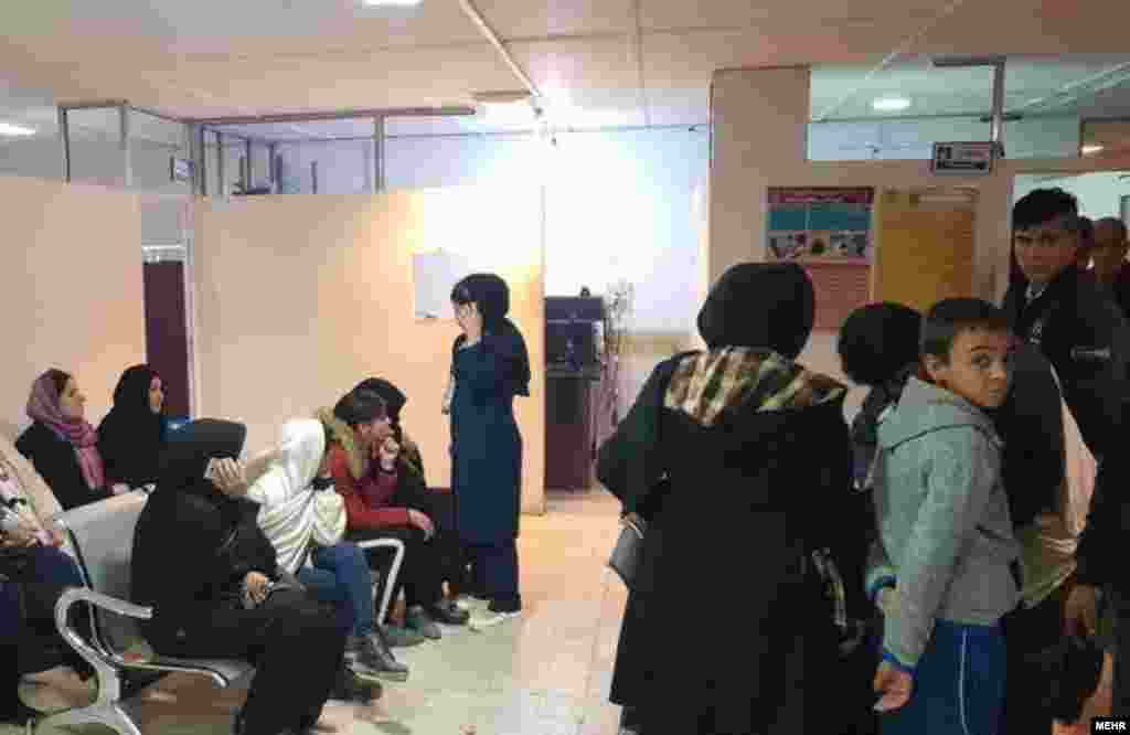 معاون هماهنگی امور اقتصادی و توسعه منابع استاندار کرمانشاه به خبرگزاری مهر گفته‌است روز پنجم آذرماه تمام مدارس و دانشگاه‌های استان کرمانشاه تعطیل هستند.