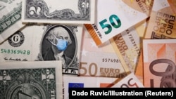 АКШ доллары жана евро. Иллюстрациялык сүрөт.
