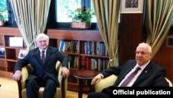 Israel - President Reuven Rivlin (R) meets with Armenian Foreign Minister Edward Nalbandian, Jerusalem, 5Mar2015.