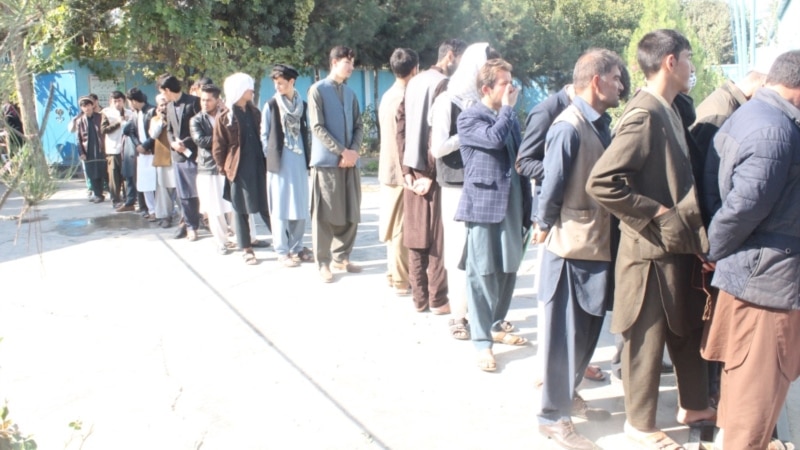 دومین روز انتخابات در افغانستان در میان خشونت و نقص فنی