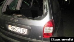 Фото поврежденного автомобиля предоставлено агентством "Озодагон"