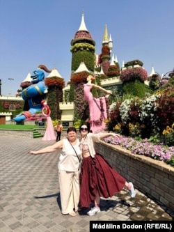 Mădălina Dodon împreună cu mama ei, în timpul vacanței în Dubai, februarie 2026.