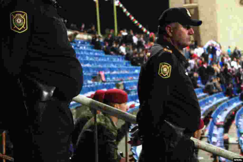 Tribunada savaş, meydanda barış... #17