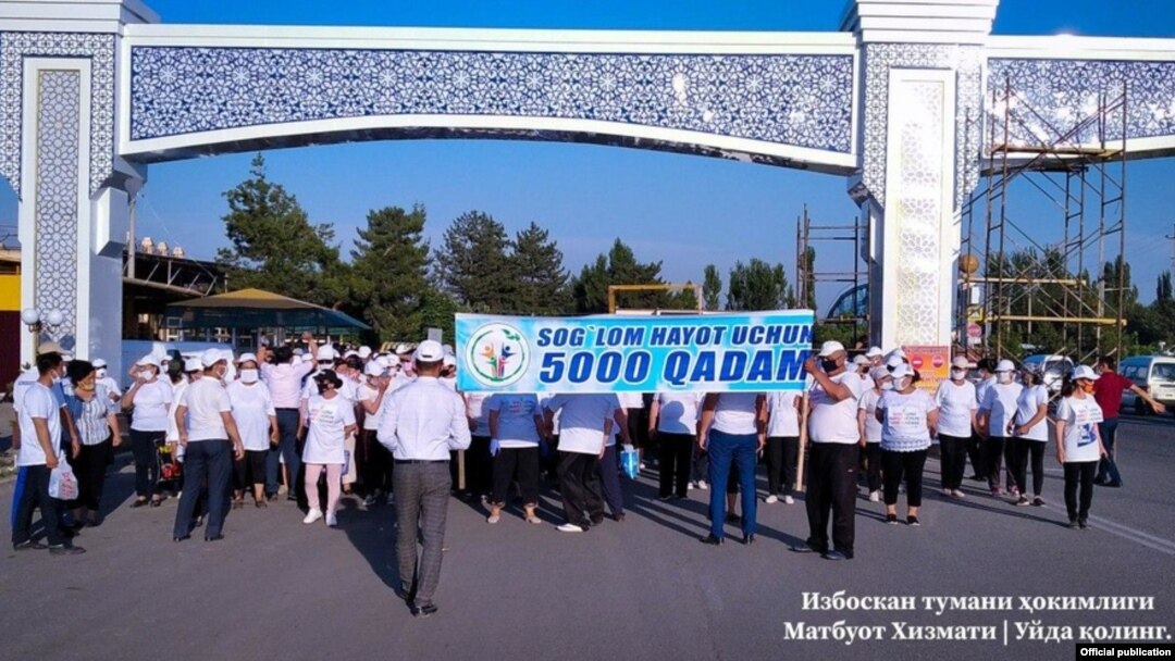 Избосканда уюштирилган оммавий тадбирдан лавҳа, 2020 йил 25 майи. 