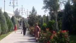 На улицах Ашгабата, Туркменистан. Июль 2020 года.