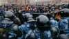 Москвичу, распылившему газ в бойца ОМОН, запросили 4 года колонии