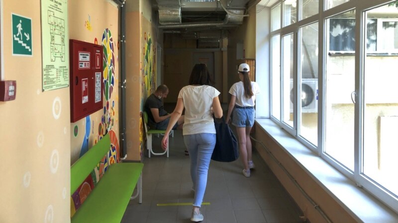 Россия: в Калининграде детям до 14 лет запретили ходить в магазины без взрослых
