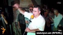 Armenia - Armen Martirosian, leading member of the opposition Zharangutyun (Heritage) party, in Khorenatsi street, 23July, 2016