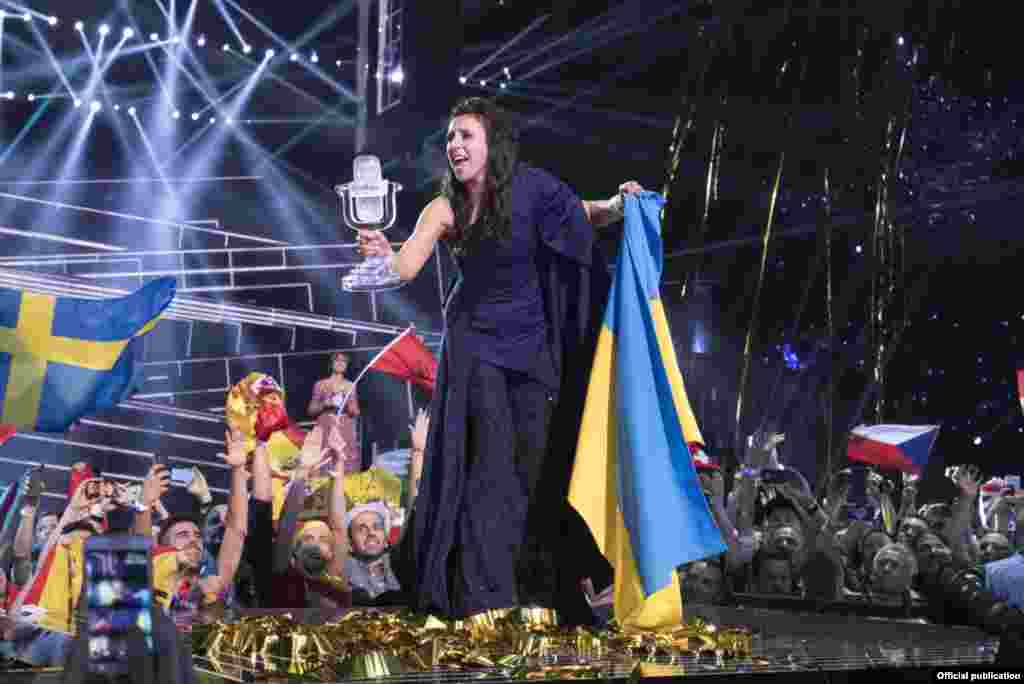Українська співачка Джамала перемогла у цьогорічному пісенному конкурсі &laquo;Євробачення&raquo;, фінал якого відбувся в столиці Швеції. Стокгольм,15 травня 2016 року. Більше про це ТУТ 