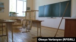 Грузинские школы в Ленингорском районе переводят на российскую программу образования и на русский язык