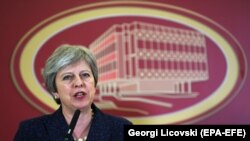 Premierul Theresa May