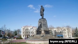Памятник российскому адмиралу Павлу Нахимову в Севастополе