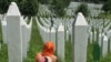 U Memorijalnom centru Potočari do sada su ukopani posmrtni ostaci 6.610 pronađenih i identifikovanih žrtava genocida a za više od  1.000 još se traga.