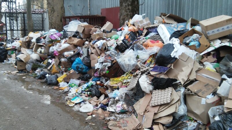 В Саках не хватает дворников и мусороуборочной техники – власти 