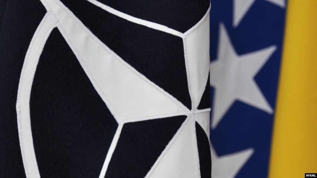 Zastava NATO-a i Bosne i Hercegovine