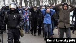 Задержание участников митинга в поддержку Алексея Навального в Петербурге 31 января 2021 года