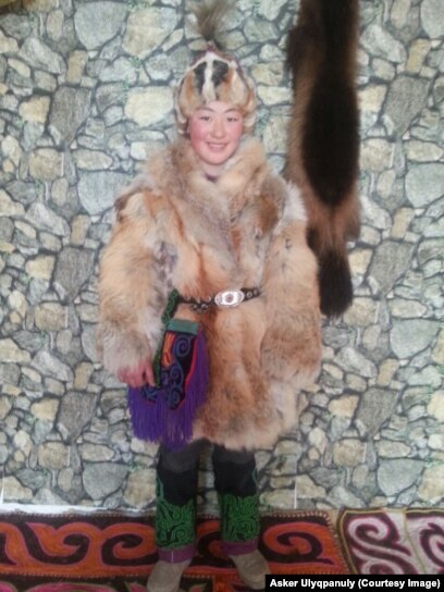 Оральды секс жасайтын қисық жетілген әйелдердің фотосуреттері Лугадағы жезөкшелер