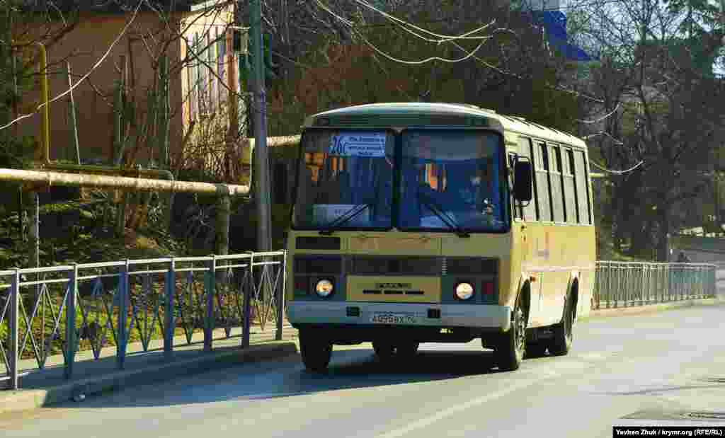 Автобусы с автостанции на Северной стороне отправляются также и в соседний Бахчисарайский район