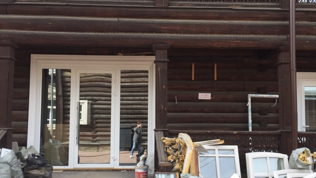 В Иркутске историко-архитектурный комплекс обвинили в ремонте пластиком