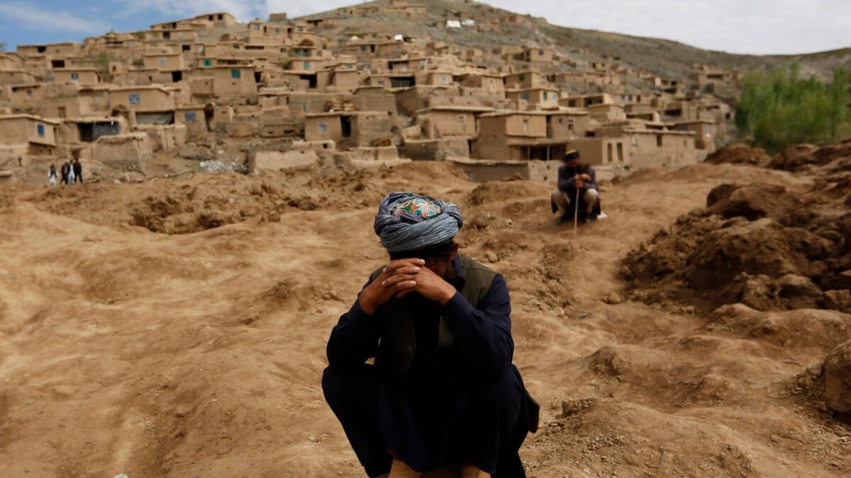 Search For Afghan Mudslide Victims Resumes In Badakhshan