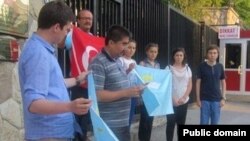 Митинг в Турции в поддержку Исмета Юкселя