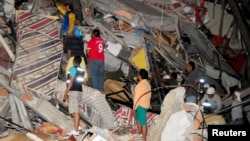 Երկրաշարժի հետևանքով փլուզված շինություն Էկվադորում