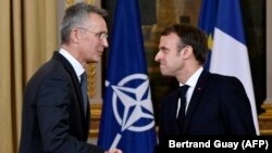 Presidenti i Francës, Emmanuel Macron dhe sekretari i Përgjithshëm i NATO-s, Jens Stoltenberg. 